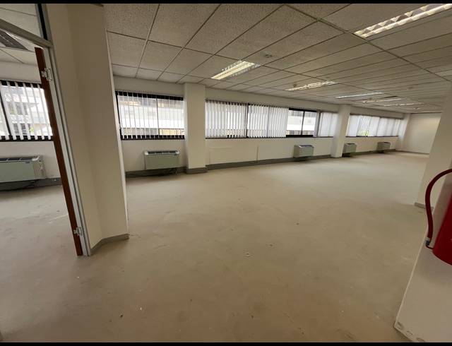 324M² OFFICE TO LET IN PINELANDS